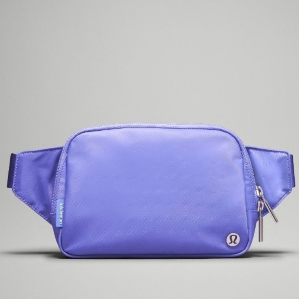NWT lululemon everywhere belt bag large